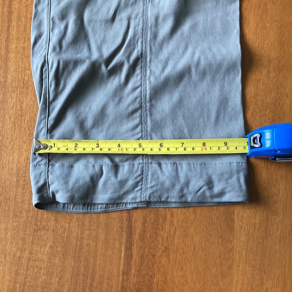 Lululemon khaki cropped pants - Picture 8 of 8